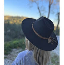 Load image into Gallery viewer, Sweetgrass Wide Brim Hat
