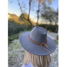 Load image into Gallery viewer, Sweetgrass Wide Brim Hat
